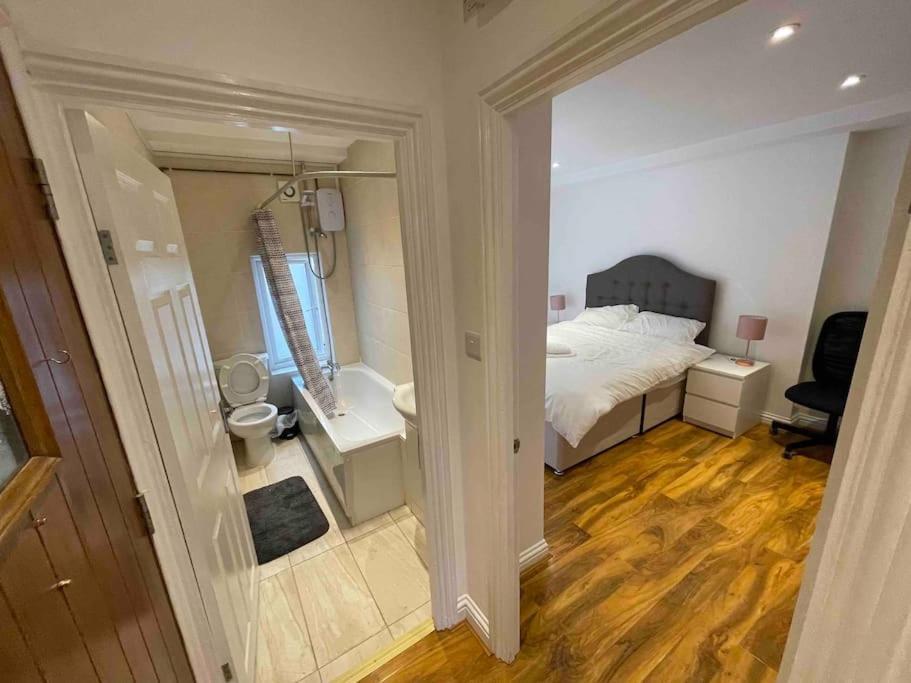 Comfortable 1 Bedroom And Double Sofa Bed Flat Londres Extérieur photo
